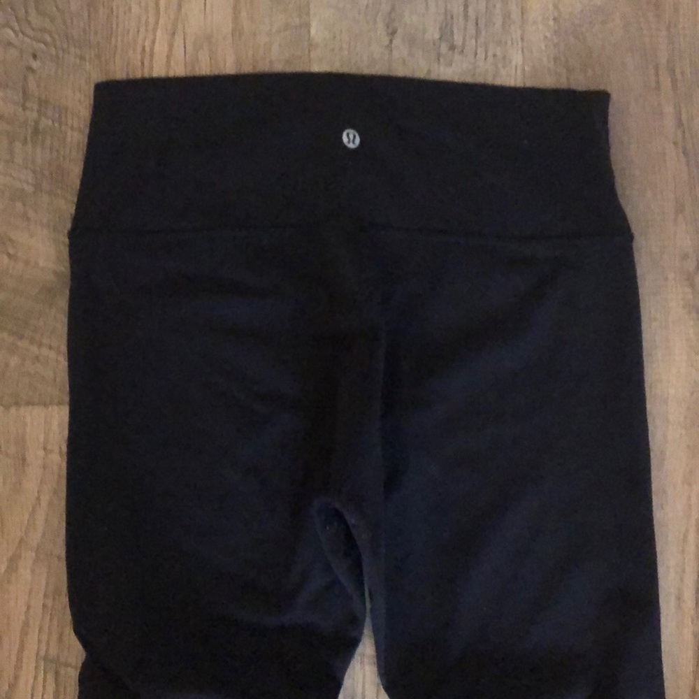 {Lululemon} Hi-rise Wunder Under Crop